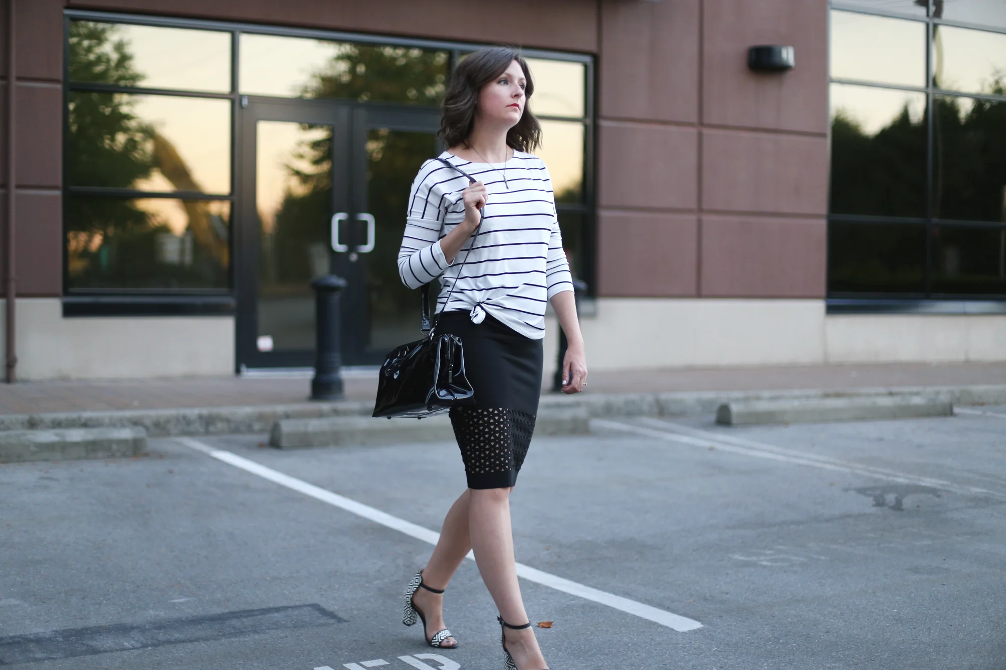 THE GLAM, TRAVEL-FRIENDLY PURSE