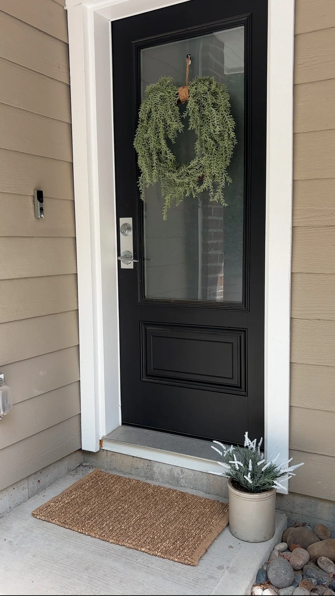 SMALL SPACE FRONT PATIO IDEAS FOR YOUR PORCH