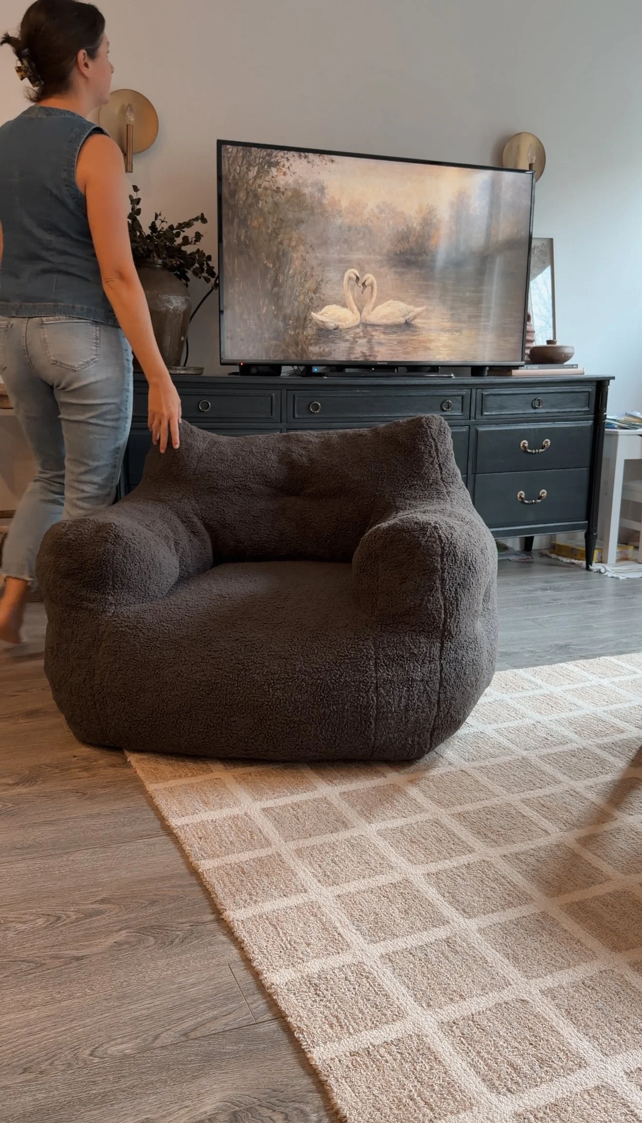 This aesthetic kids chair is affordable, features a teddy fabric, and modern organic.