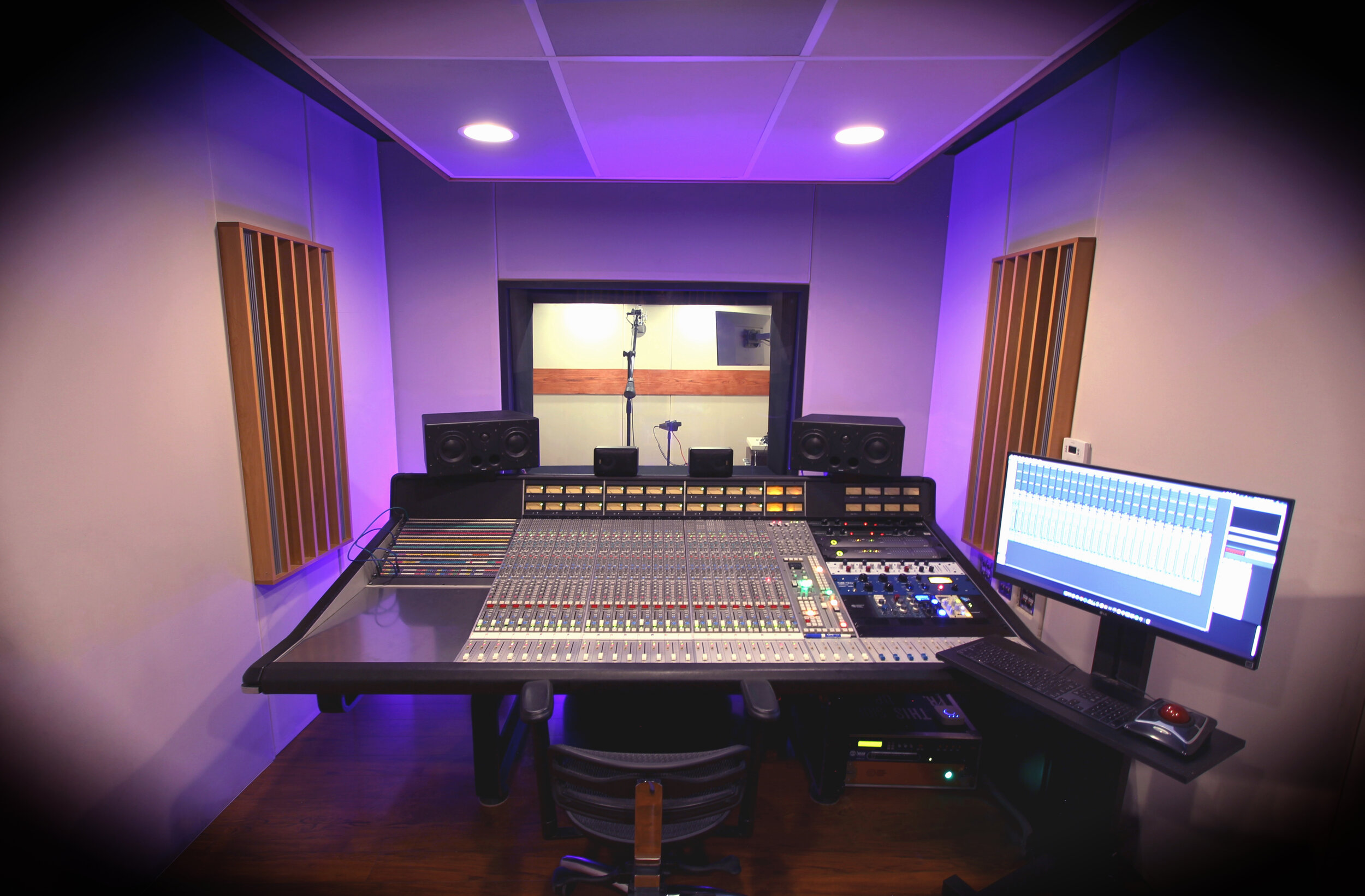 Studio B - Control Room - 2020 (b) whiteash.jpg