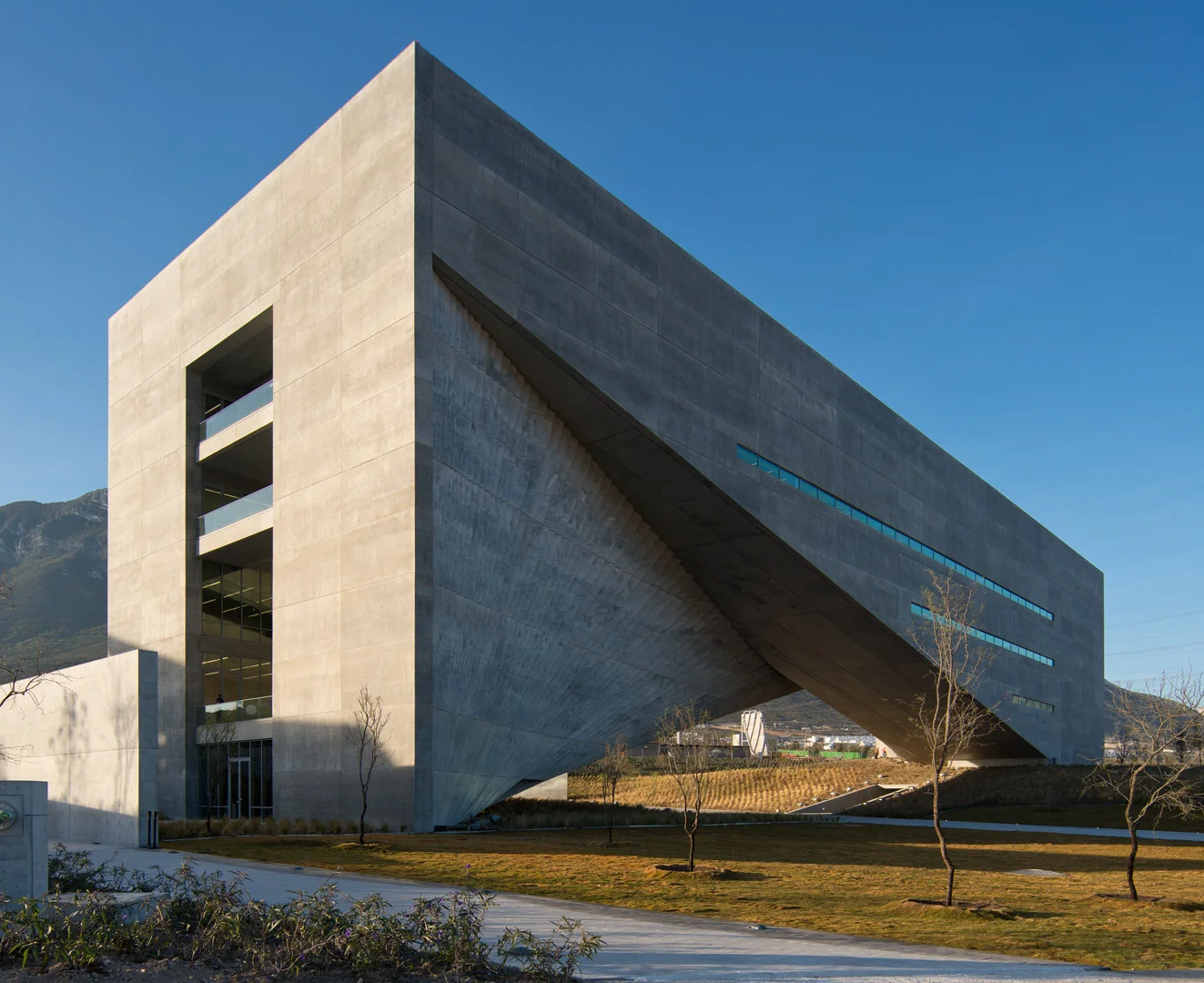 Universidad de Monterrey* - LEED Silver Certified Academic Building, Sustainability Consultant