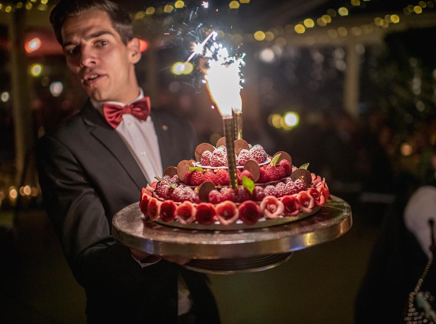 An alternative to a wedding cake, served by the amazing team @chaletdadrien for emily and pete 🔥🔥🔥verbier #verbierevents #alpineweddings #verbierwedding #switzerland #vogue #voguewedding #australianvogue #voguebride #verbierweddingplanner #beautif