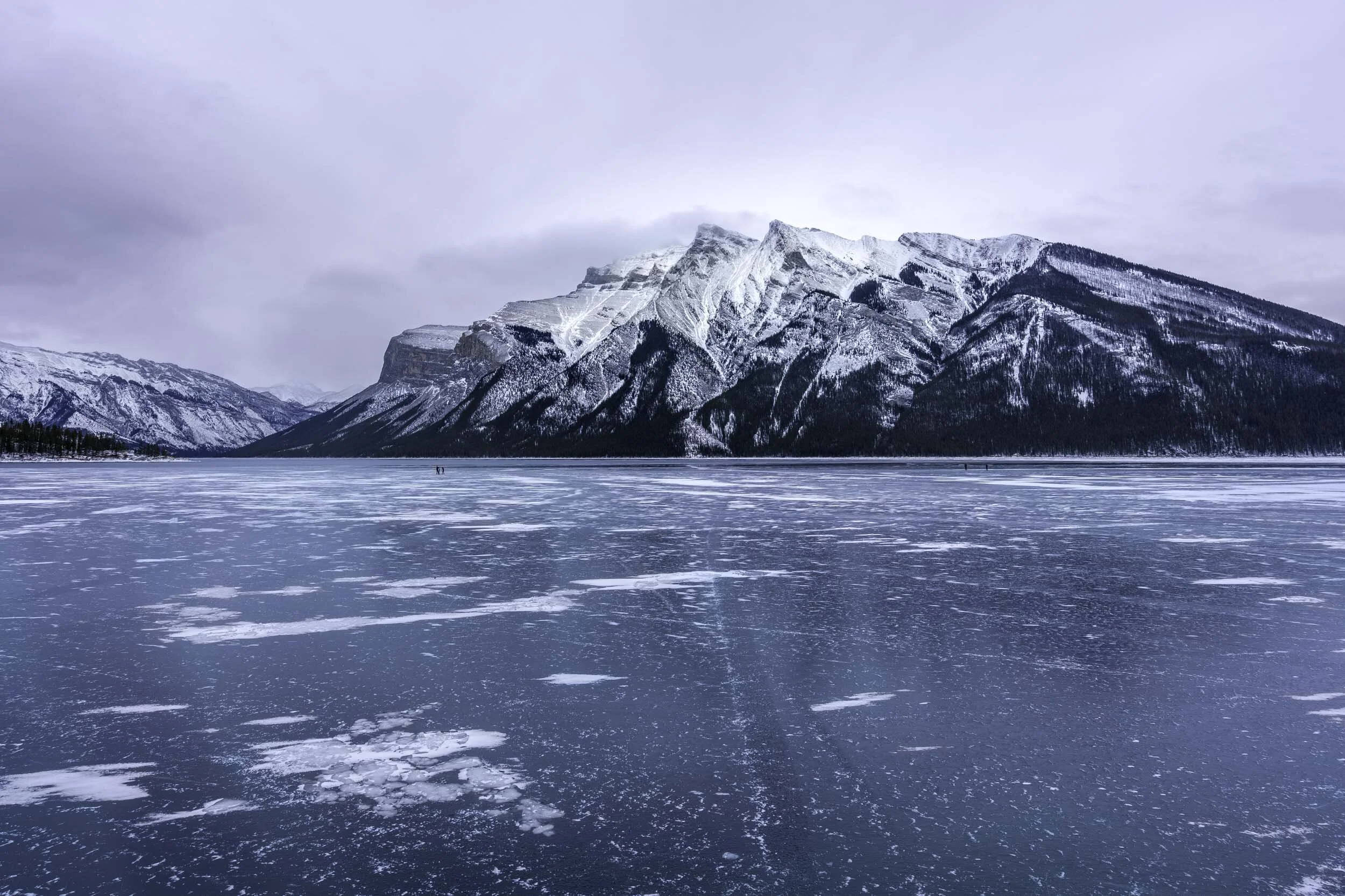 Canada Alberta Lake Minnewanka.jpg