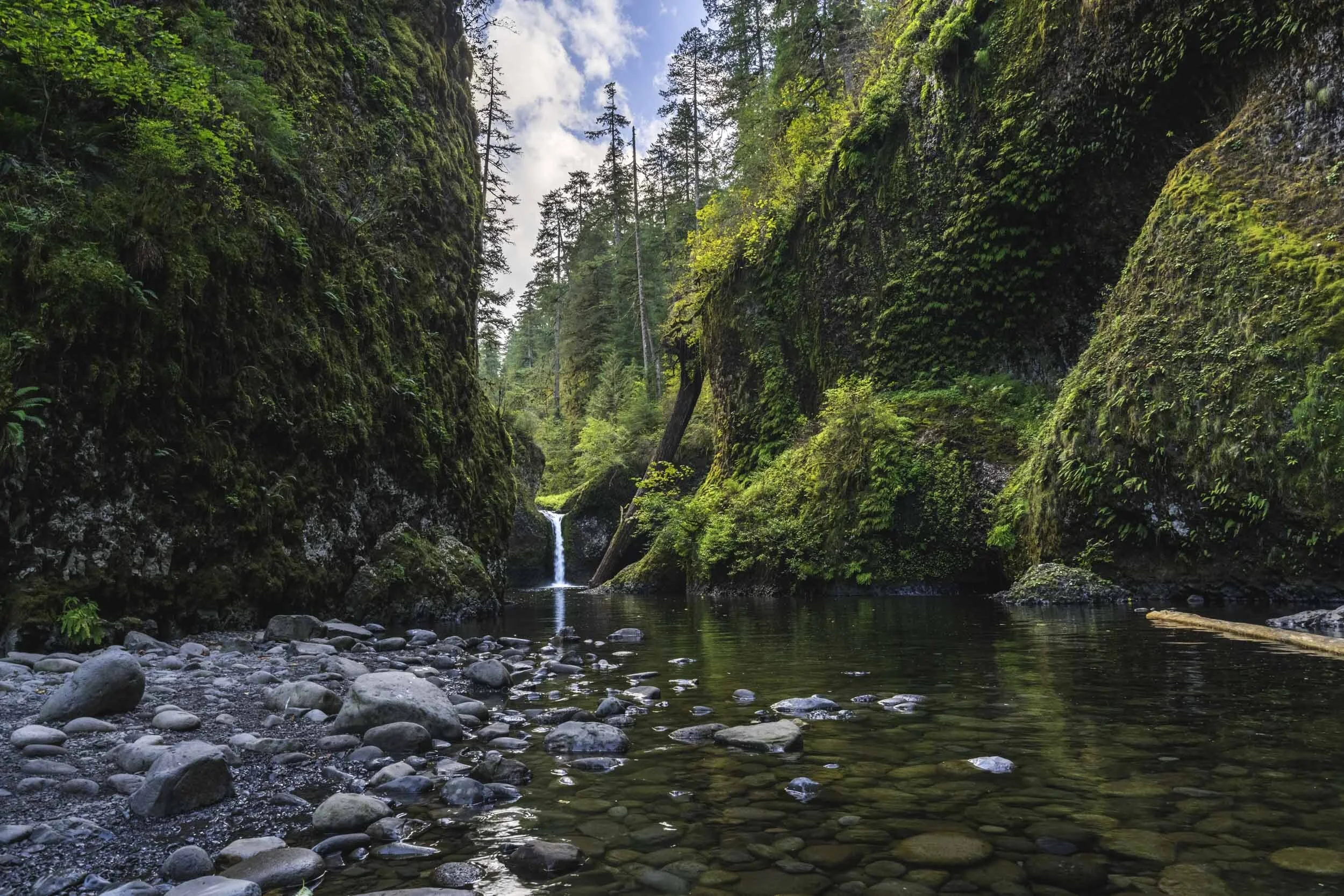 Oregon Punch Bowl Falls.jpg