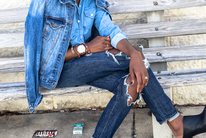 3. Layer On the Accessories By accessories I mean scarves, shiny rings,bold bracelets, statements necklaces, funky heels, chic watches and more! Add em on , stack em on!