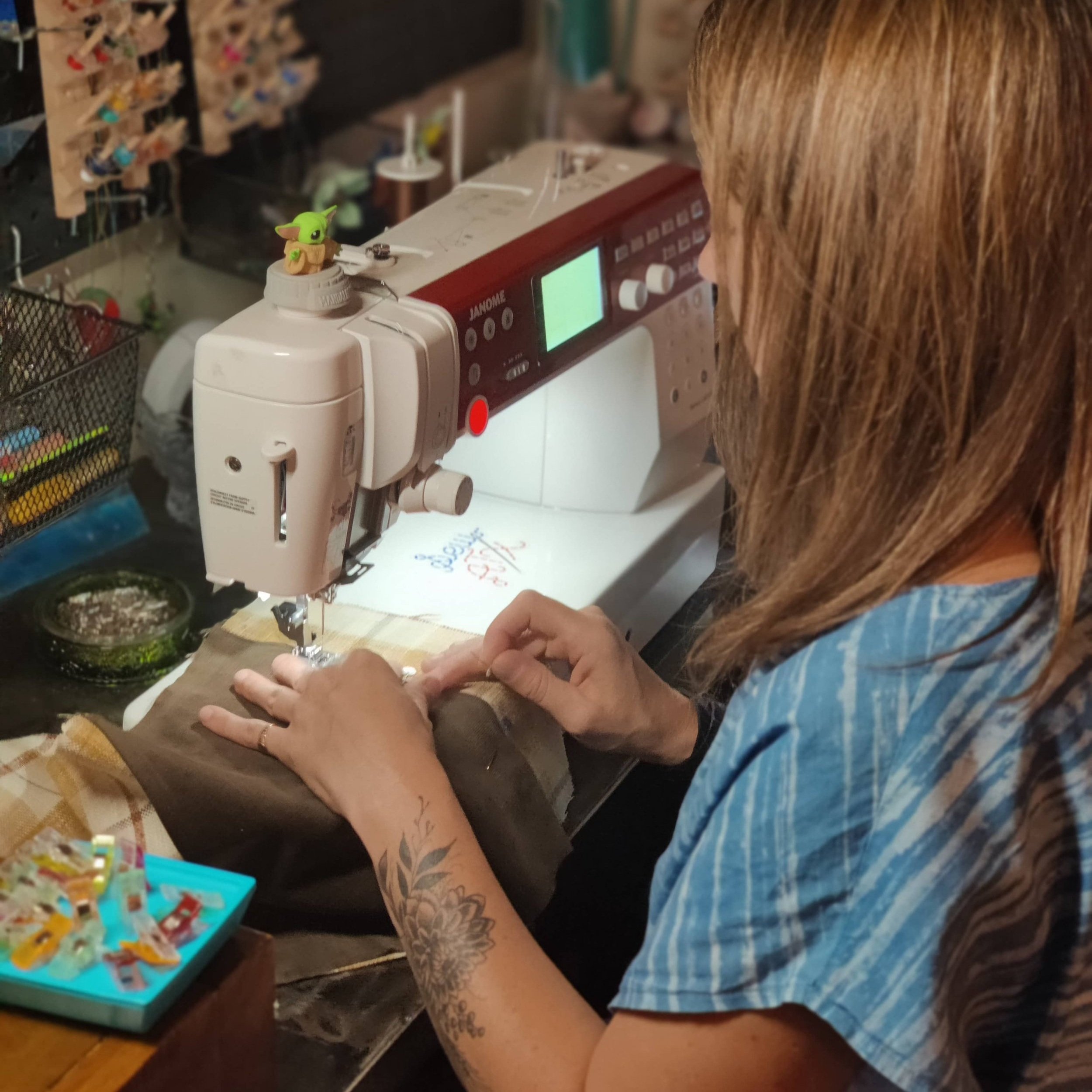 sewing+-+Cynthia+Mills+%281%29.jpg