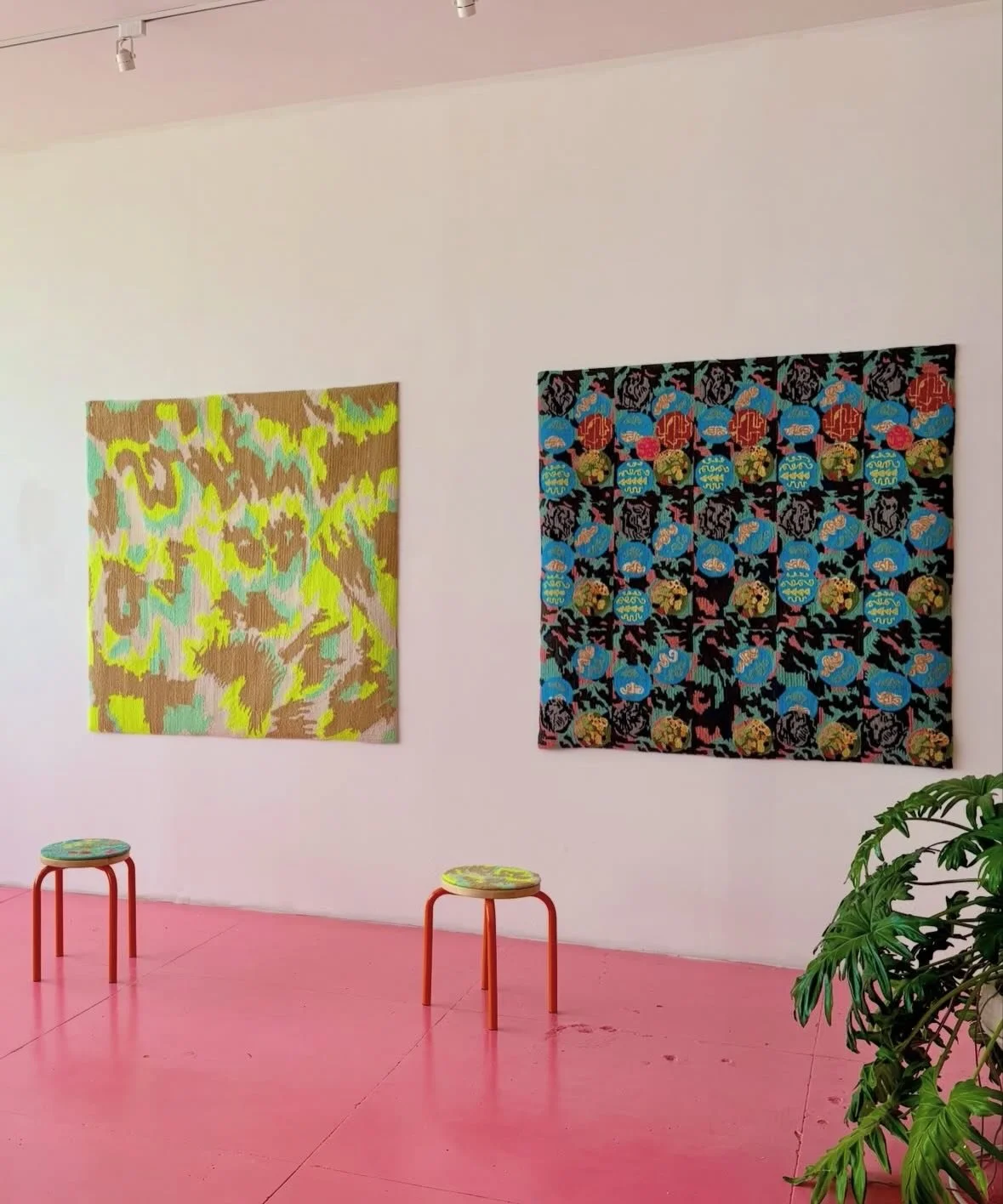 Time for lineup introductions 🥵 Meet 12 of the makers, artists and craftspeople joining us on May 2 and 3:

★ fiber arts and goods @opalrugs 
★ hand-built and thrown ceramics @sleepy.pots 
★ curated sterling and gold filled jewelry @gildedolive 
★ i