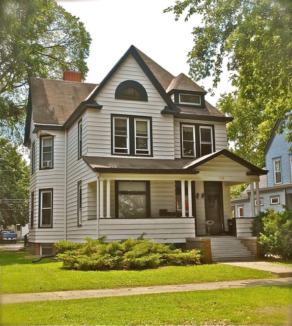 PENDING 1508 W BARKER • 7 BR