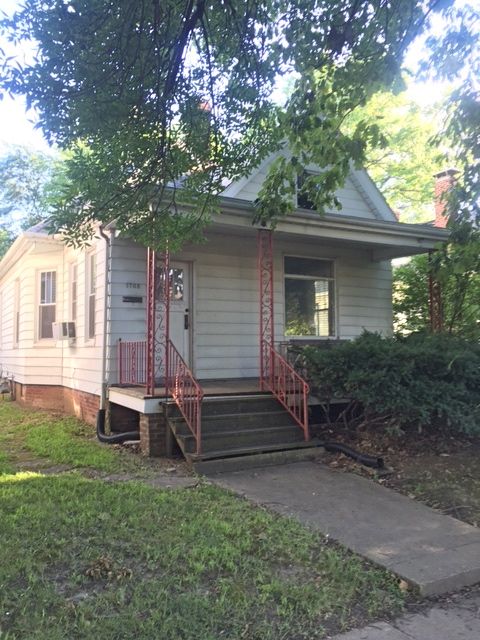 1708 Callender • 3 BR