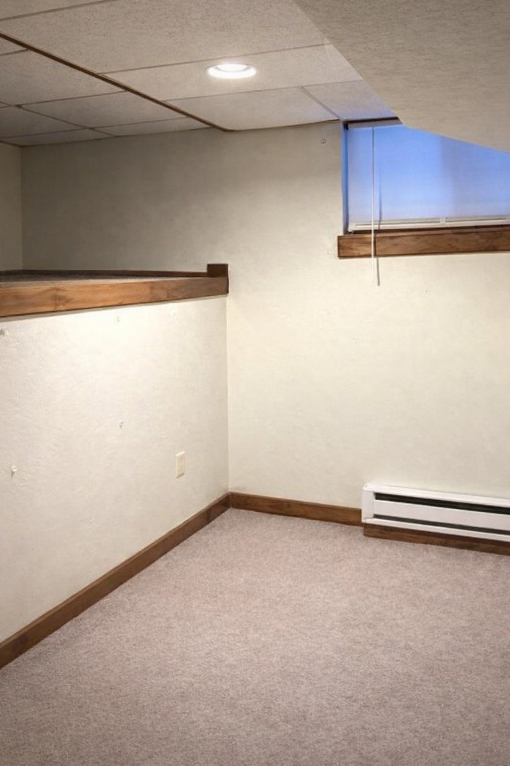 1023 University small bedroom.png
