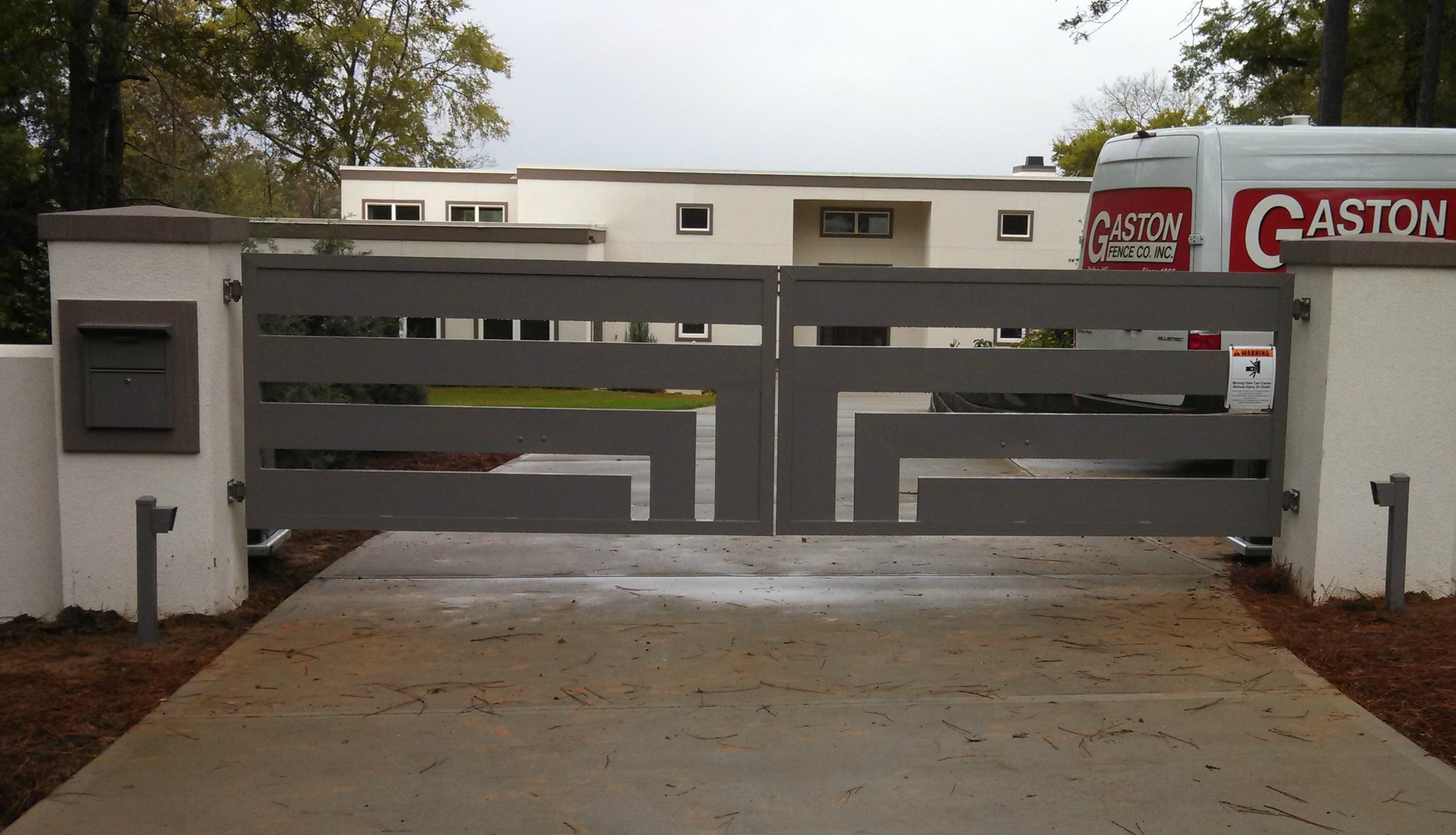 custom gate.jpg