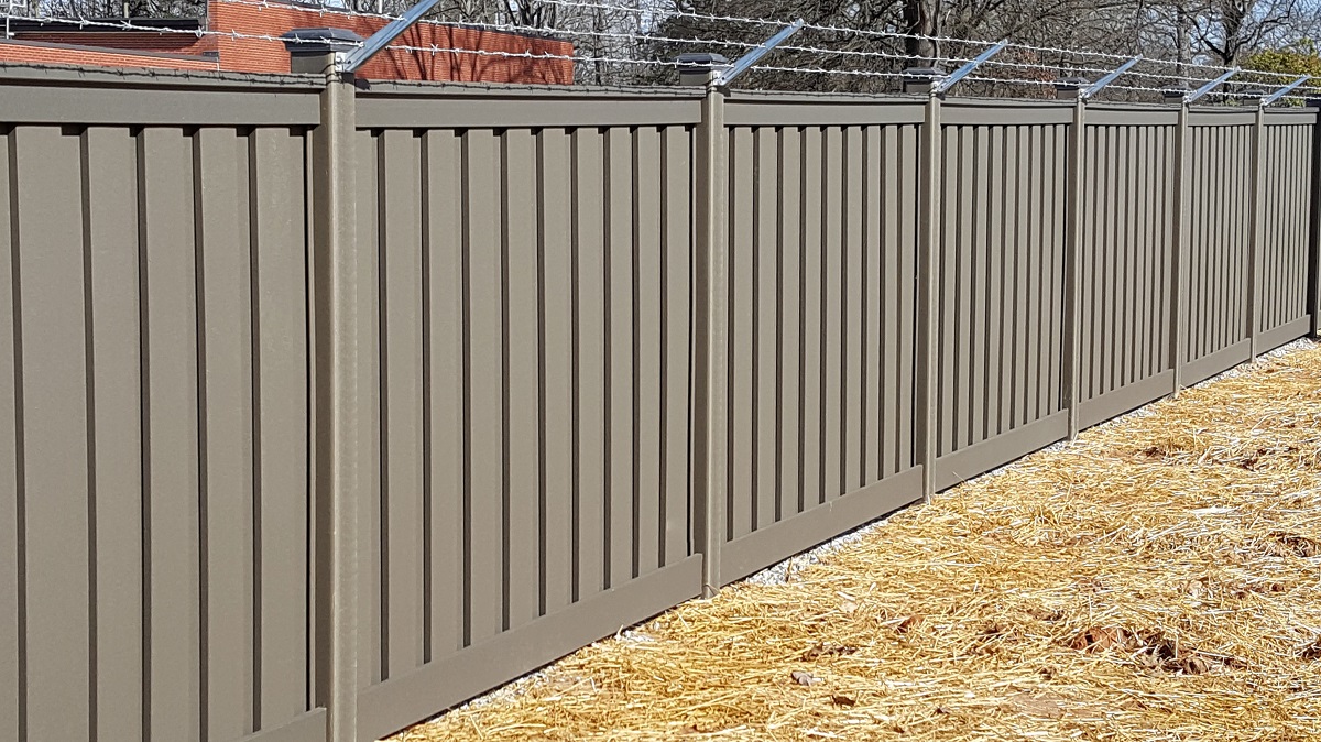 Commercial Fencing Doesn't Have to Be Ugly.jpg