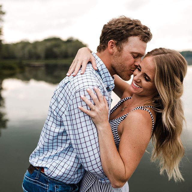 Absolutely adored photographing this beautiful couple!!! Hope everyone is having a happy Tuesday! ✨