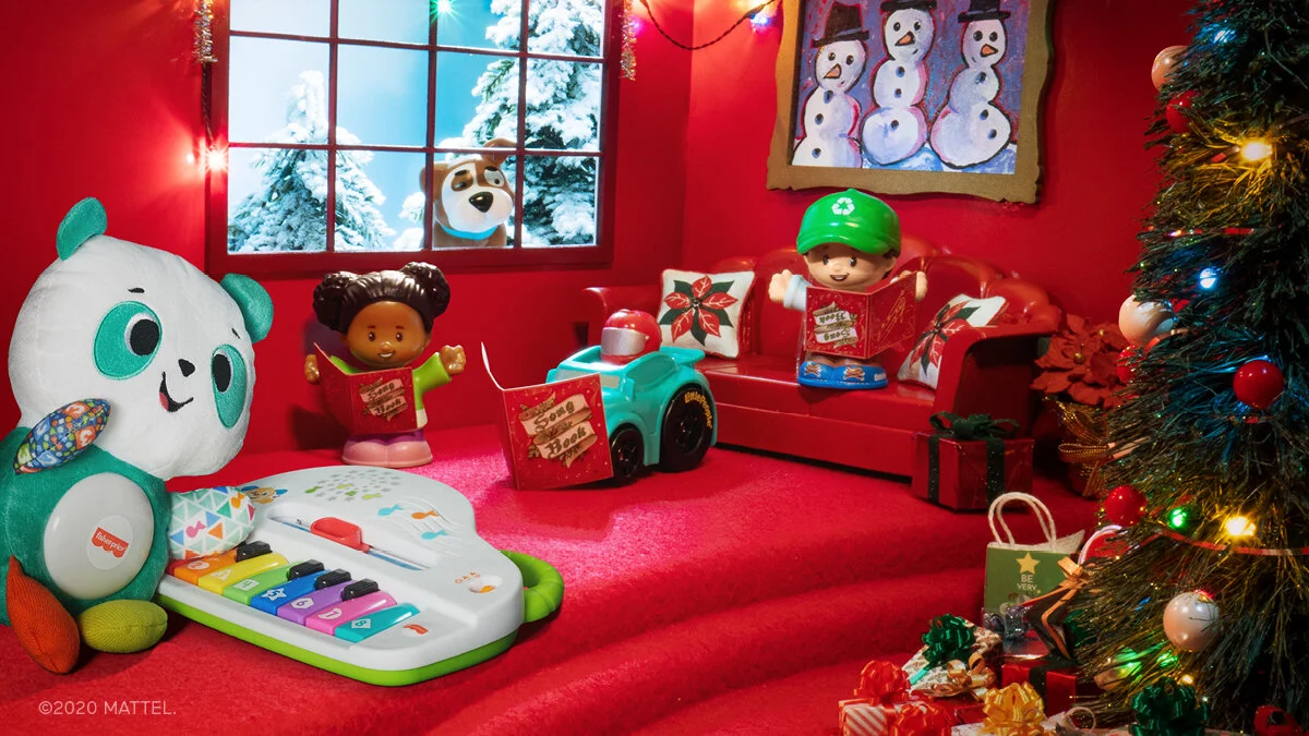 FisherPrice-Social-Holiday-Caroling-TW.jpg