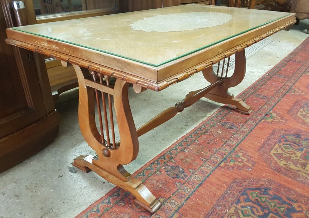 7_nussbaum table salon.jpg