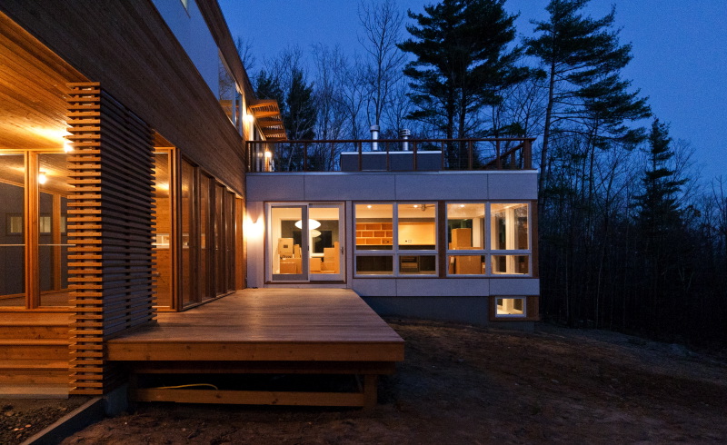 First floor outdoor patio and the evening illumination
