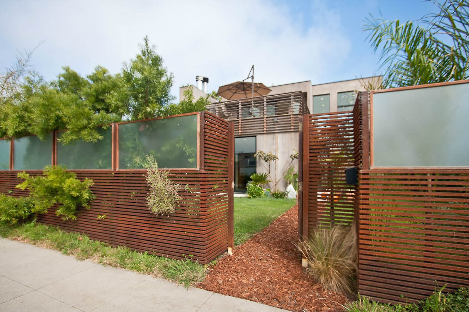 Modern Panelized Prefab Beach House | Venice California | Wood Screen Wall Fence | RES4