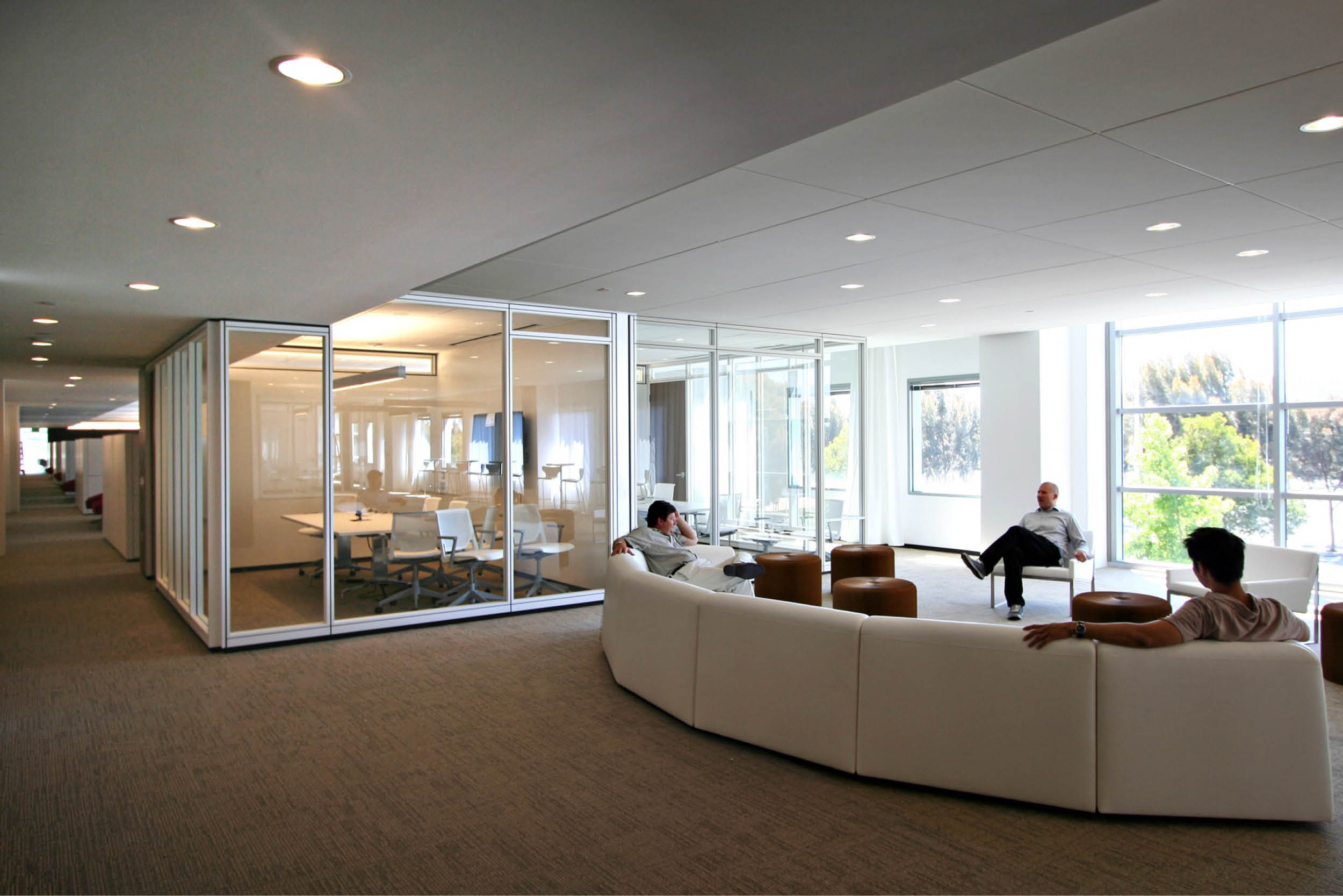 Modern Commercial Office | White Glass Partitions Lounge | RES4