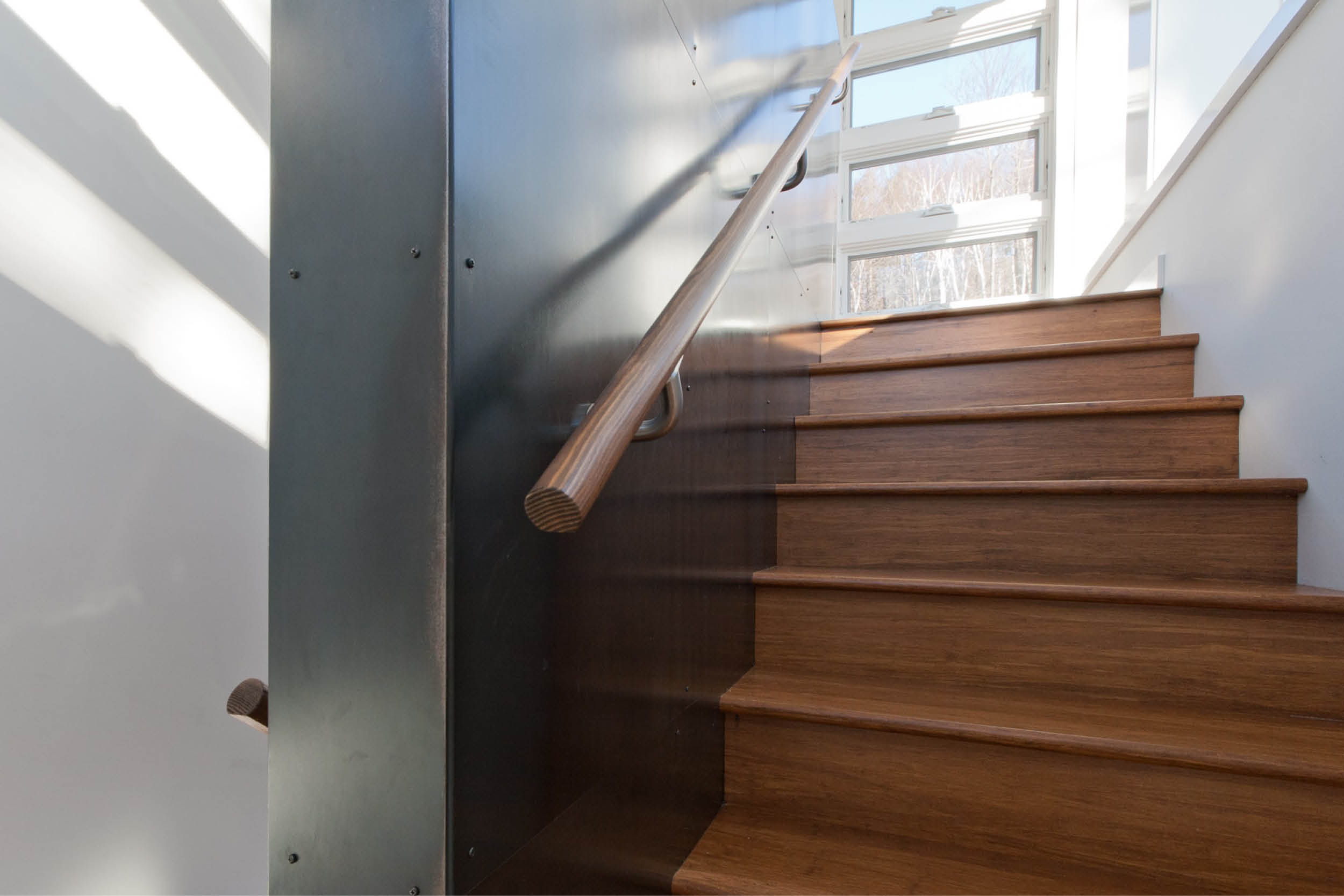 Modern Modular Prefab House | New York State | Black Steel Wood Stairs | RES4