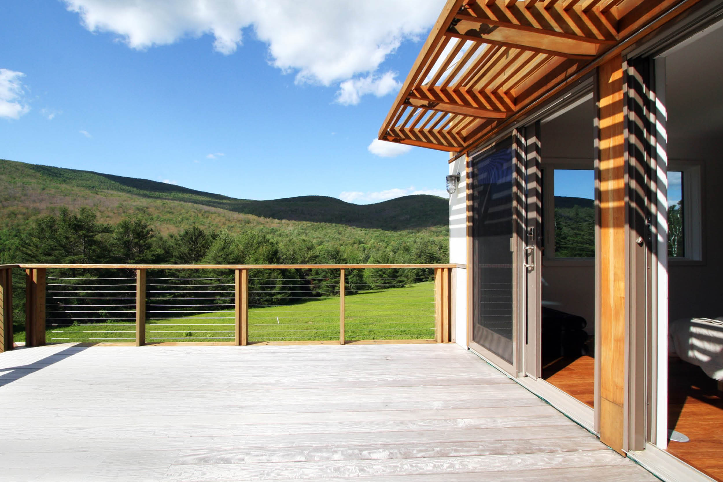 Modern Modular Prefab Meadow House | New York State | Roof Decks Sliding Doors Wood Trellis Brise soleil Cedar Cable Rail | RES4