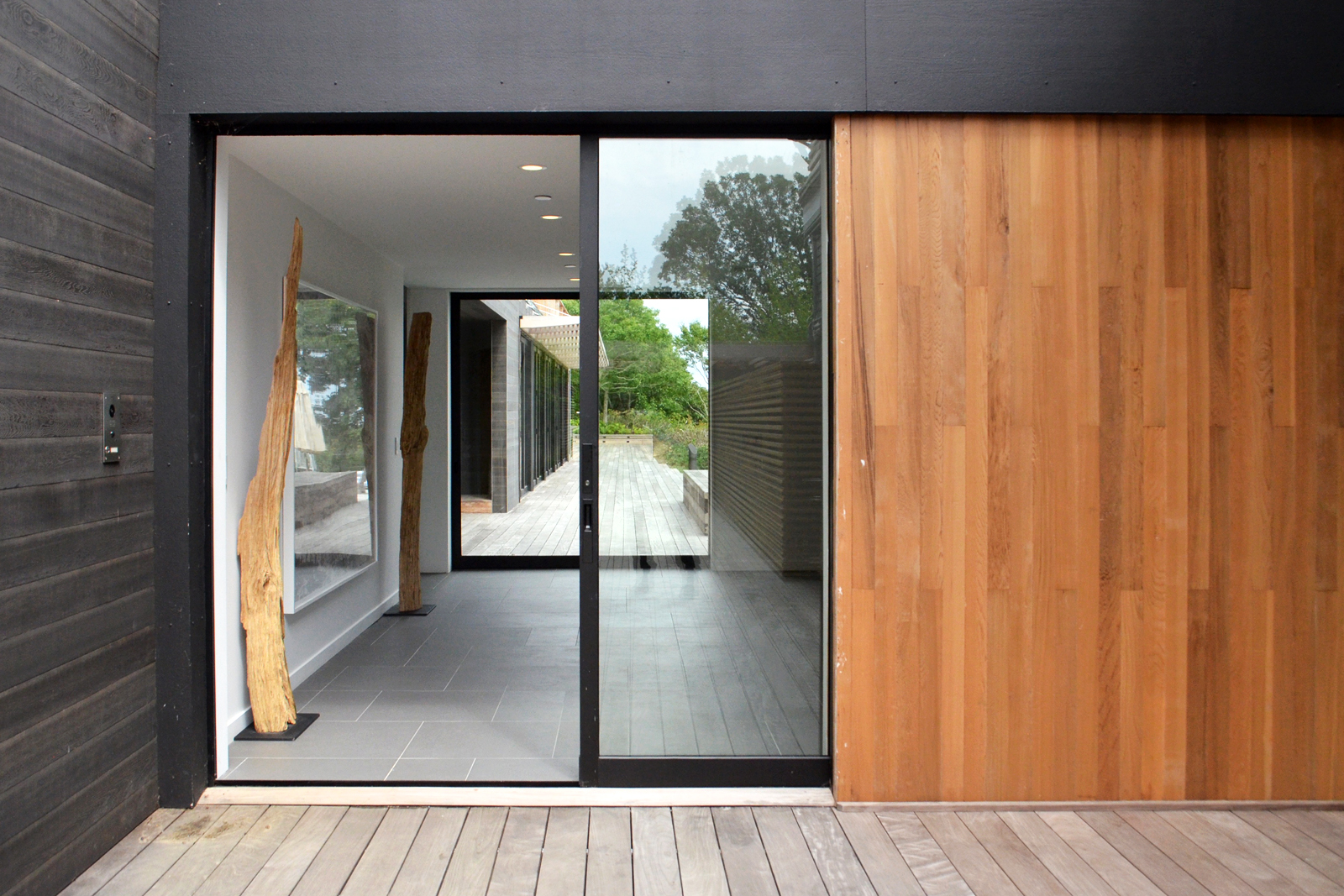 res4-resolution-4-architecture-modern-modular-house-prefab-amagansett-addition-exterior-interior-door.jpg