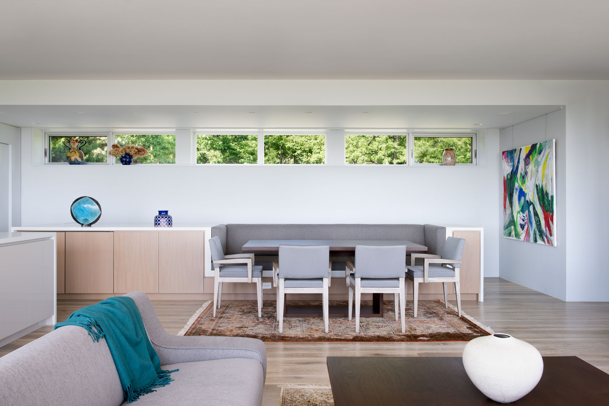 10-res4-resolution-4-architecture-modern-residential-hudson-river-house-crotononhudson-newyork-interior-living-lounge.jpg