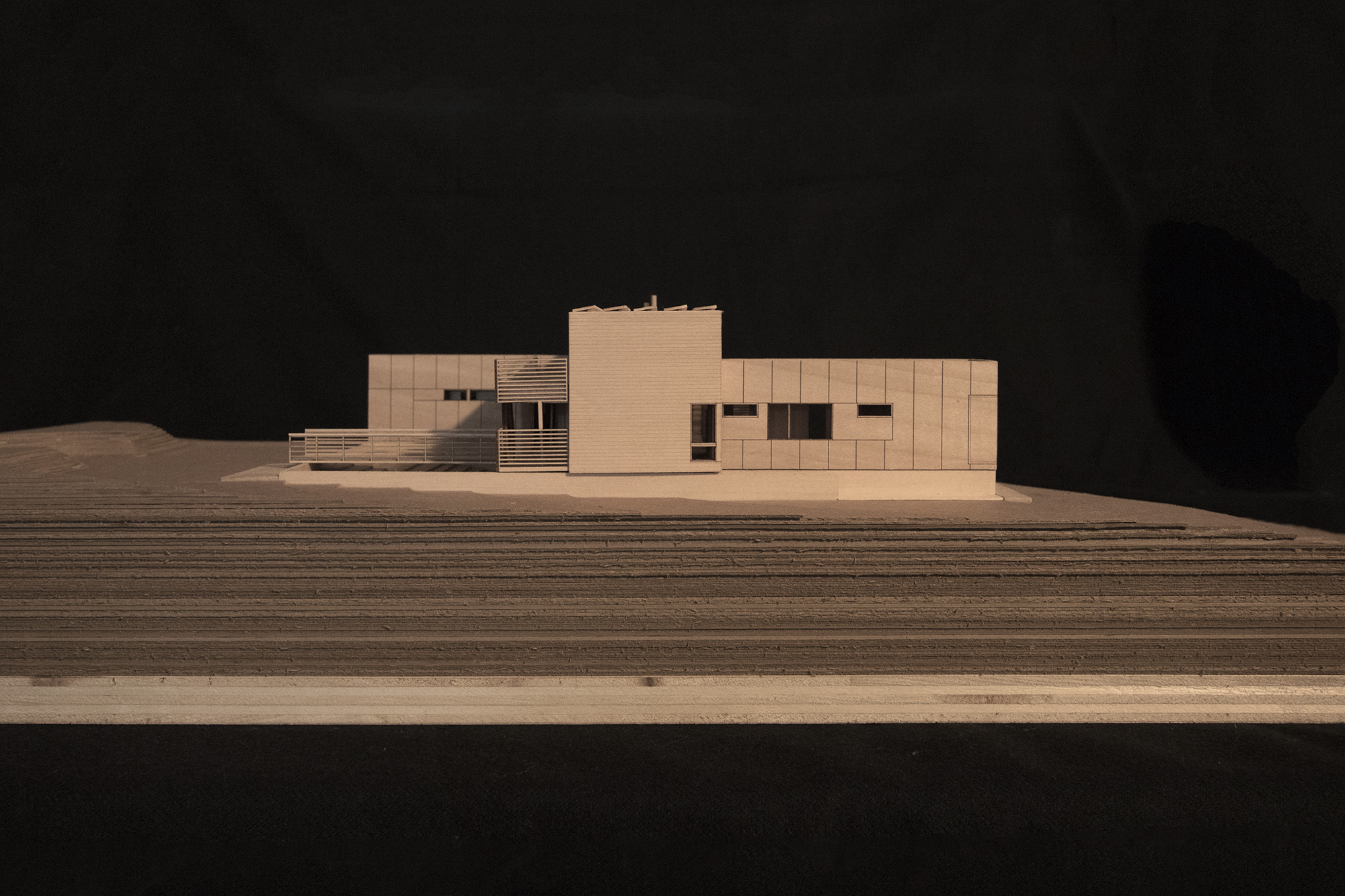 res4-resolution-4-architecture-north fork bluff house_model-IMG_3488.jpg