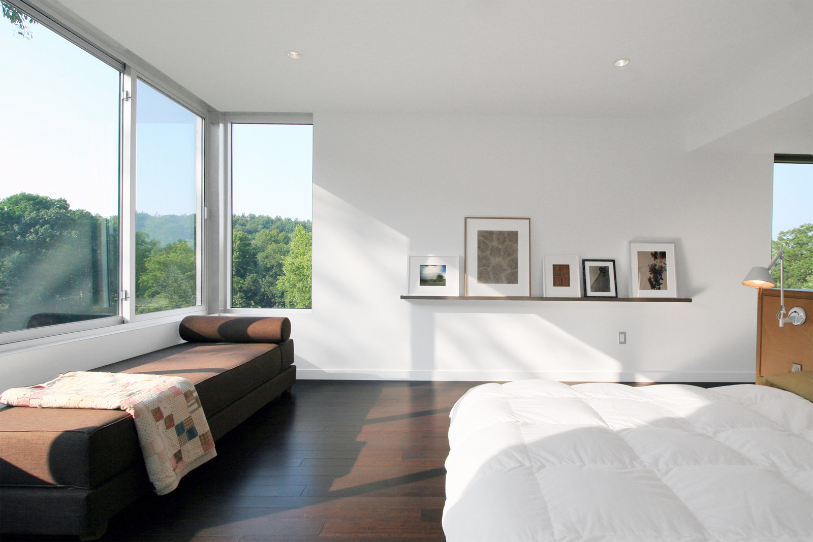 res4-resolution-4-architecture-modern-modular-house-prefab-home-house-on-sunset-ridge-bedroom-02.jpg