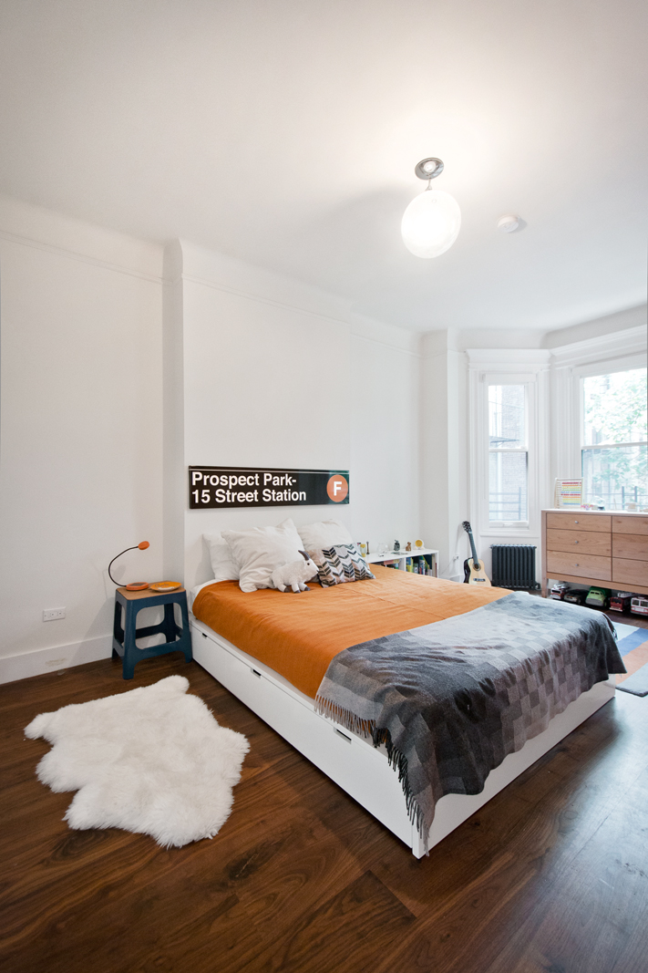 res4-resolution-4-architecture-modern-residential-13th-street-townhouse-interior-kids-bedroom-01.jpg