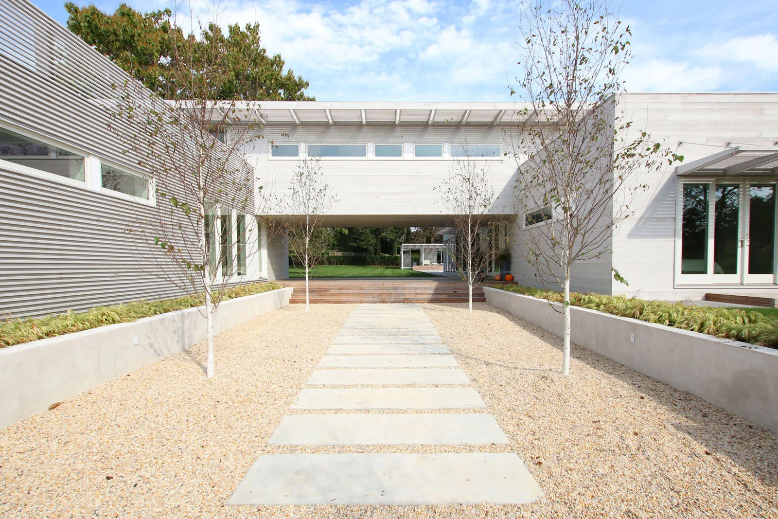 1-re4a-resolution-4-architecture-modern-modular-prefab-bridgehampton house-exterior.jpg