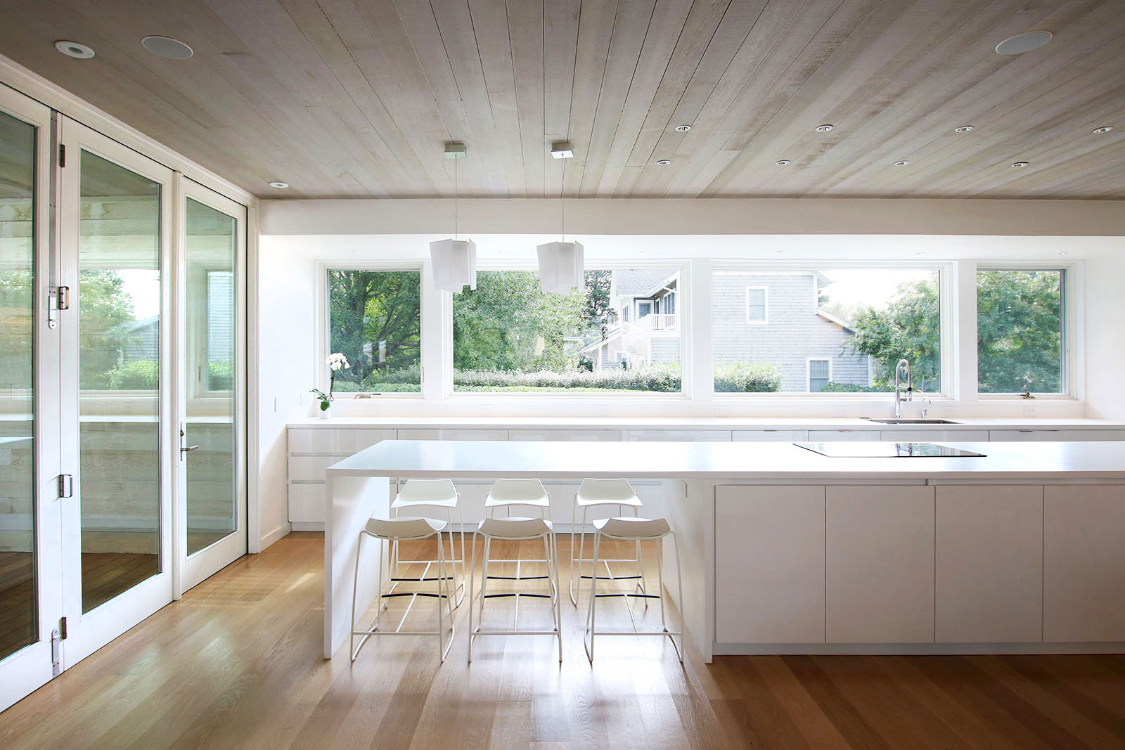 9-re4a-resolution-4-architecture-modern-modular-prefab-bridgehampton house-interior-kitchen-dining.jpg