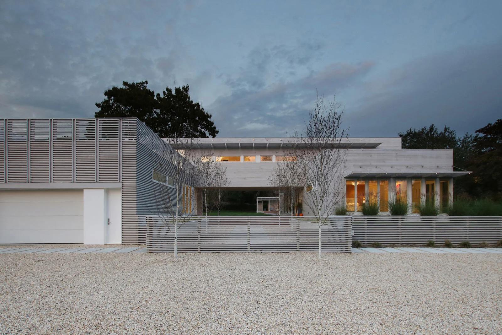 7-re4a-resolution-4-architecture-modern-modular-prefab-bridgehampton house-exterior-dusk.jpg