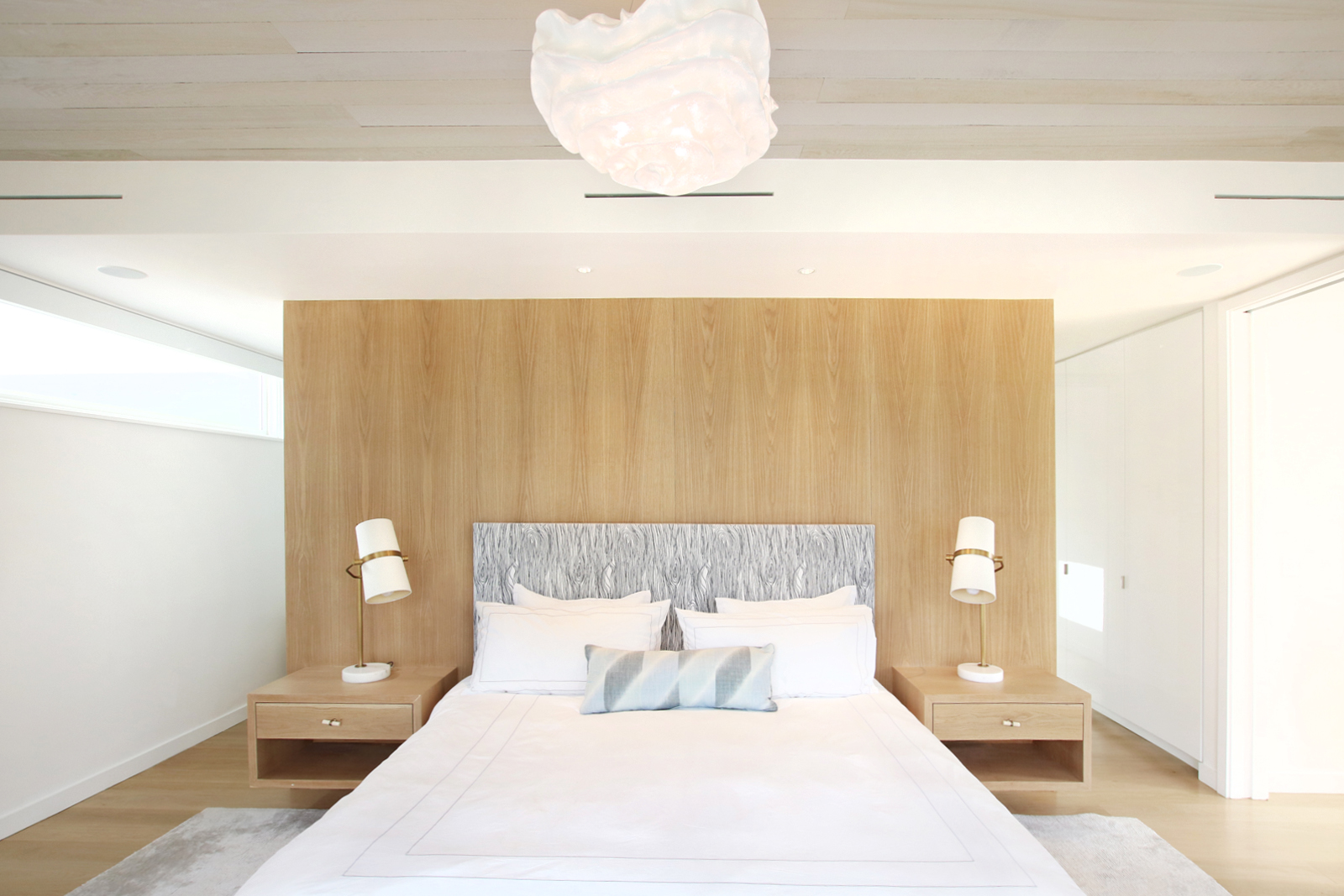 15-re4a-resolution-4-architecture-modern-modular-prefab-bridgehampton house-interior-master-bed-room.jpg