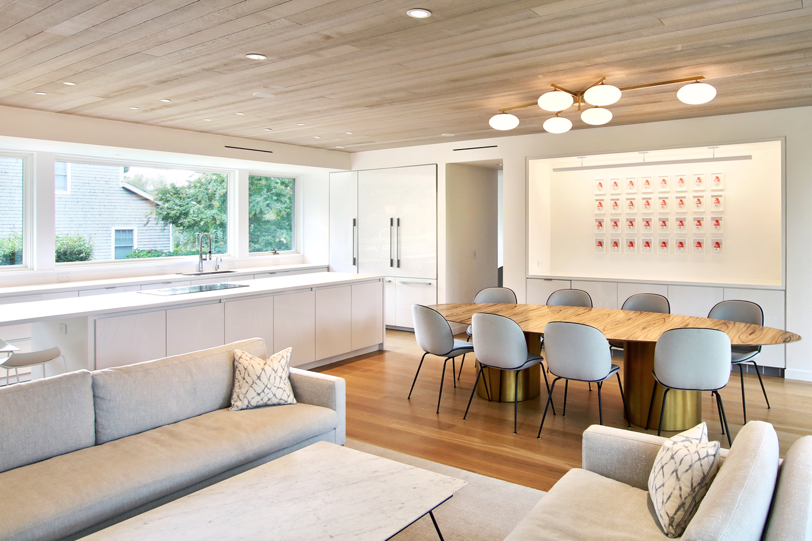 11-re4a-resolution-4-architecture-modern-modular-prefab-bridgehampton house-interior-living-dining-kitchen.jpg