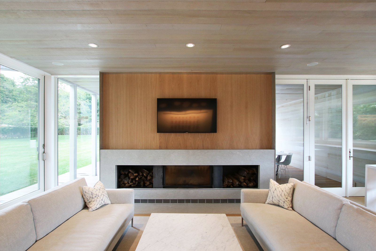 10-re4a-resolution-4-architecture-modern-modular-prefab-bridgehampton house-interior-living.jpg