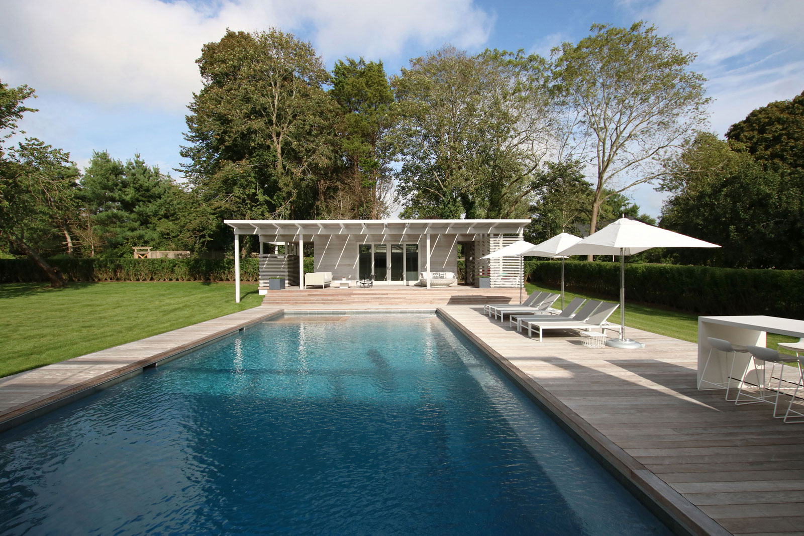 25-re4a-resolution-4-architecture-modern-modular-prefab-bridgehampton house-exterior-pool-house.jpg