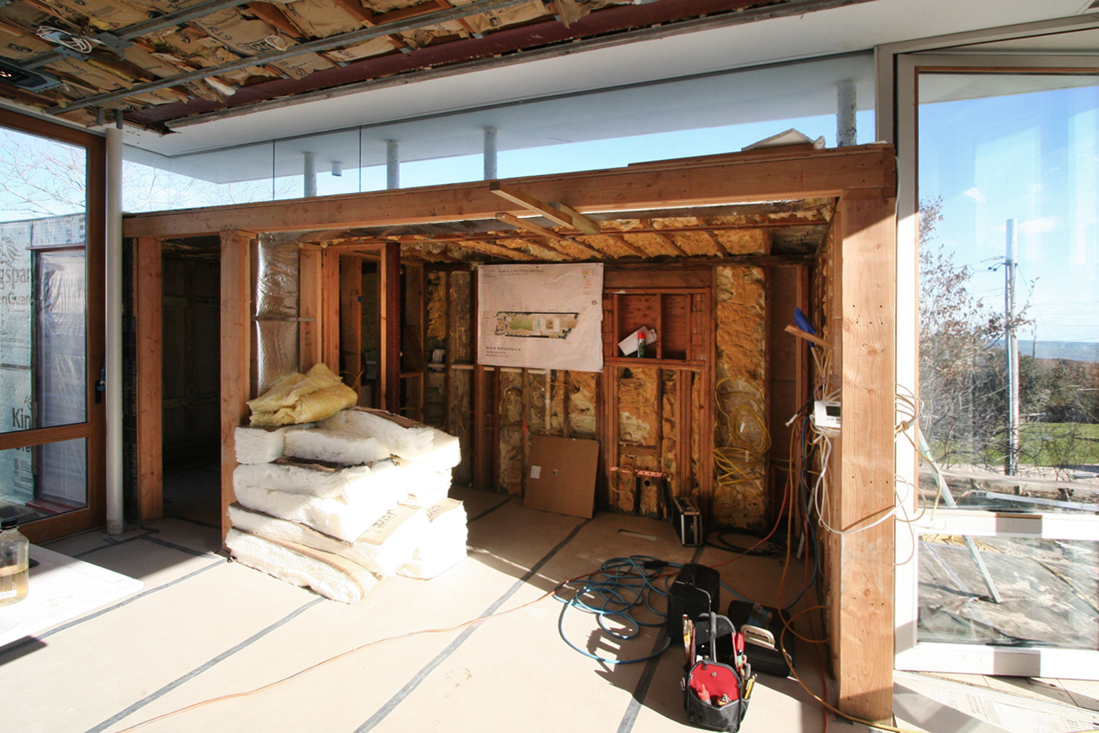 07-res4-resolution-4-architecture-prefab-renovation-surfside-residence-addition-construction-in-progress.jpg