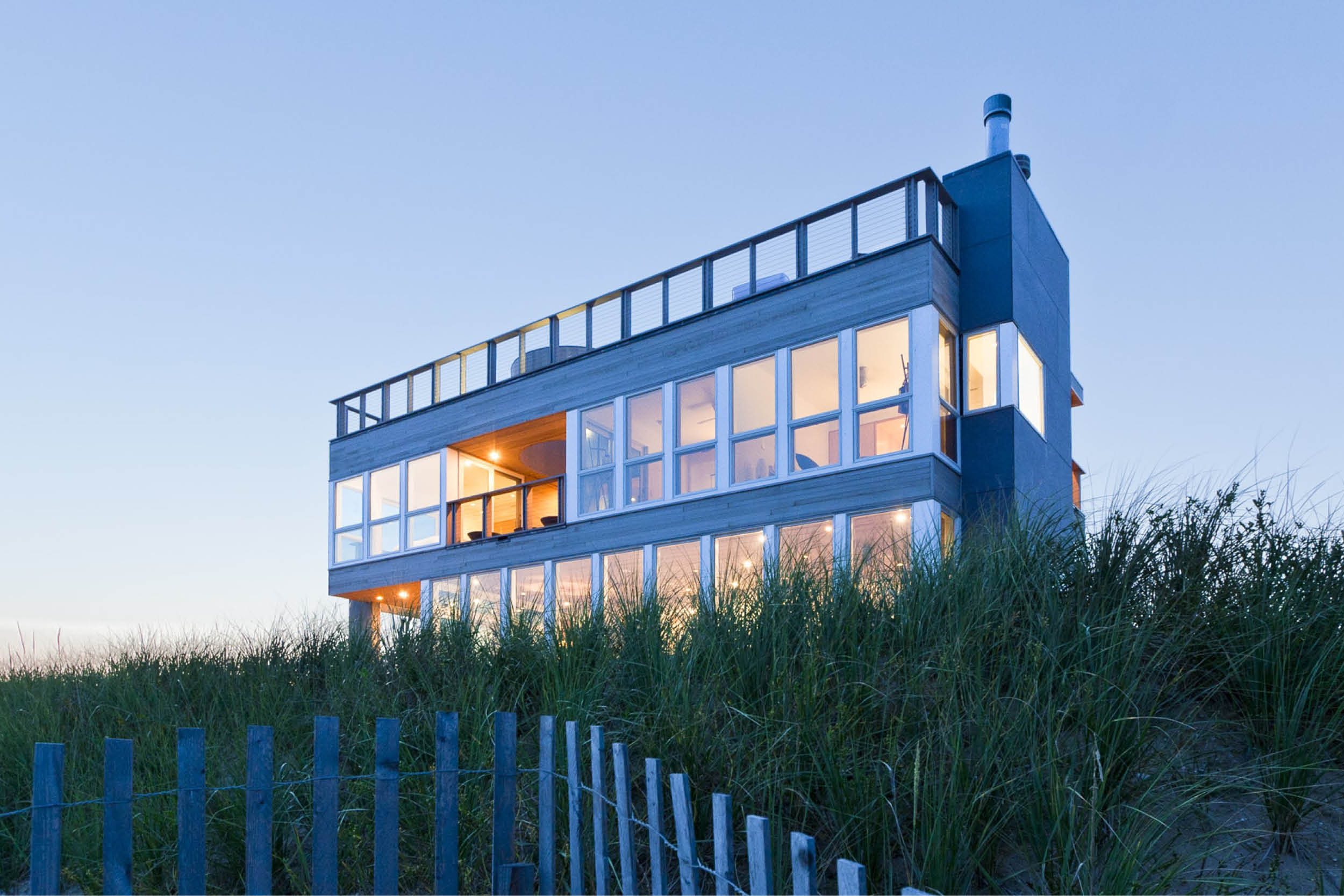 02-res4-resolution-4-architecture-modern-modular-home-prefab-dune-road-beach-house-exterior.jpg