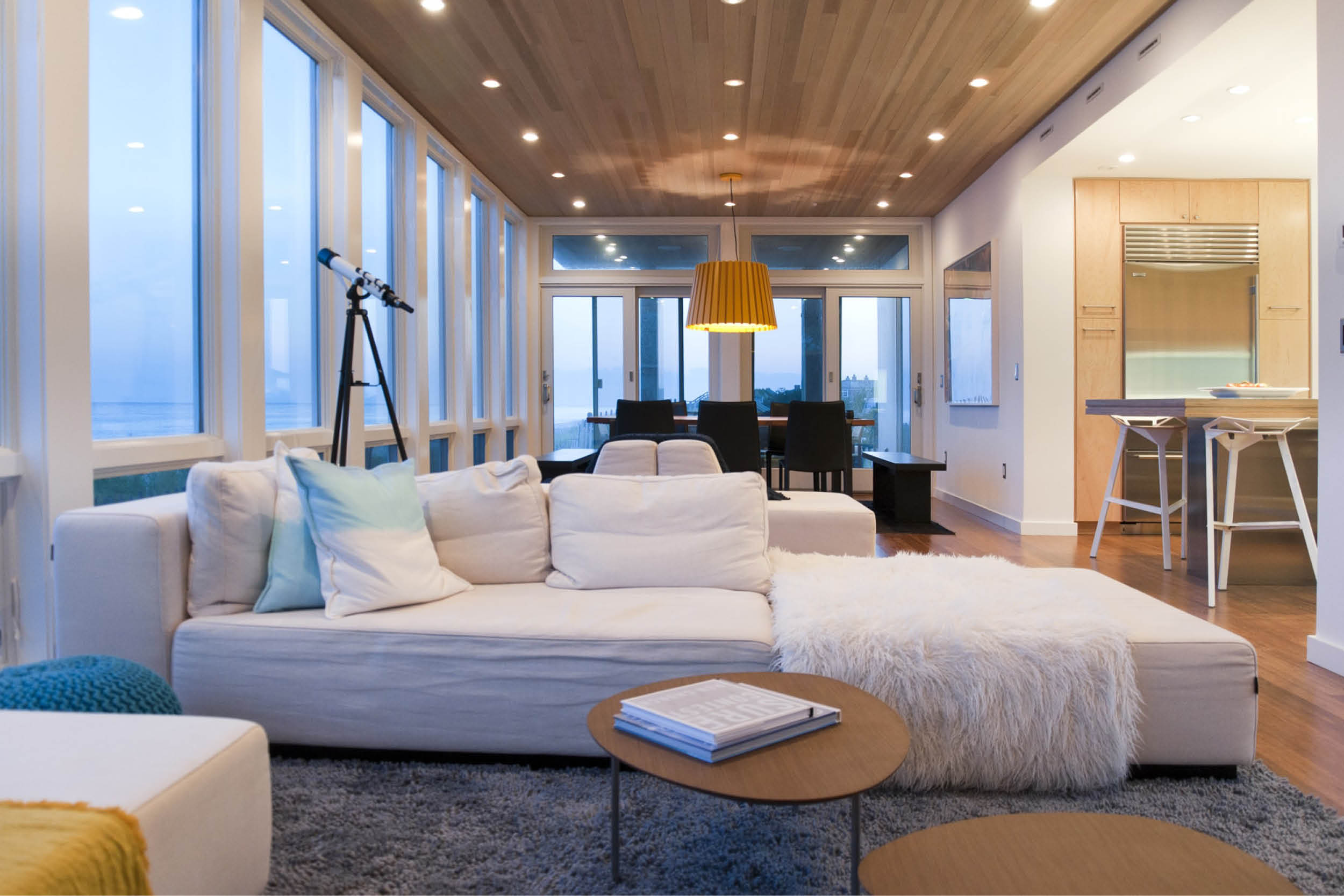 09-res4-resolution-4-architecture-modern-modular-home-prefab-dune-road-beach-house-interior-living-room.jpg