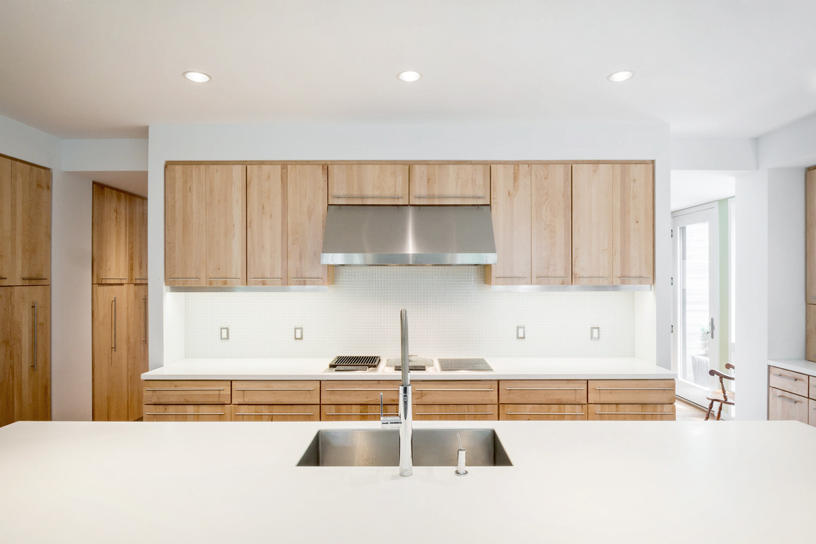 res4-resolution-4-architecture-modern-modular-house-prefab-home-three-pines-residential-interior-kitchen.jpg