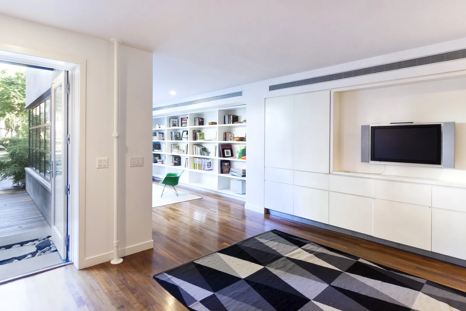 07-res4-resolution-4-architecture-modern-residential-warren-street-townhouse-interior-living-room-03.jpg