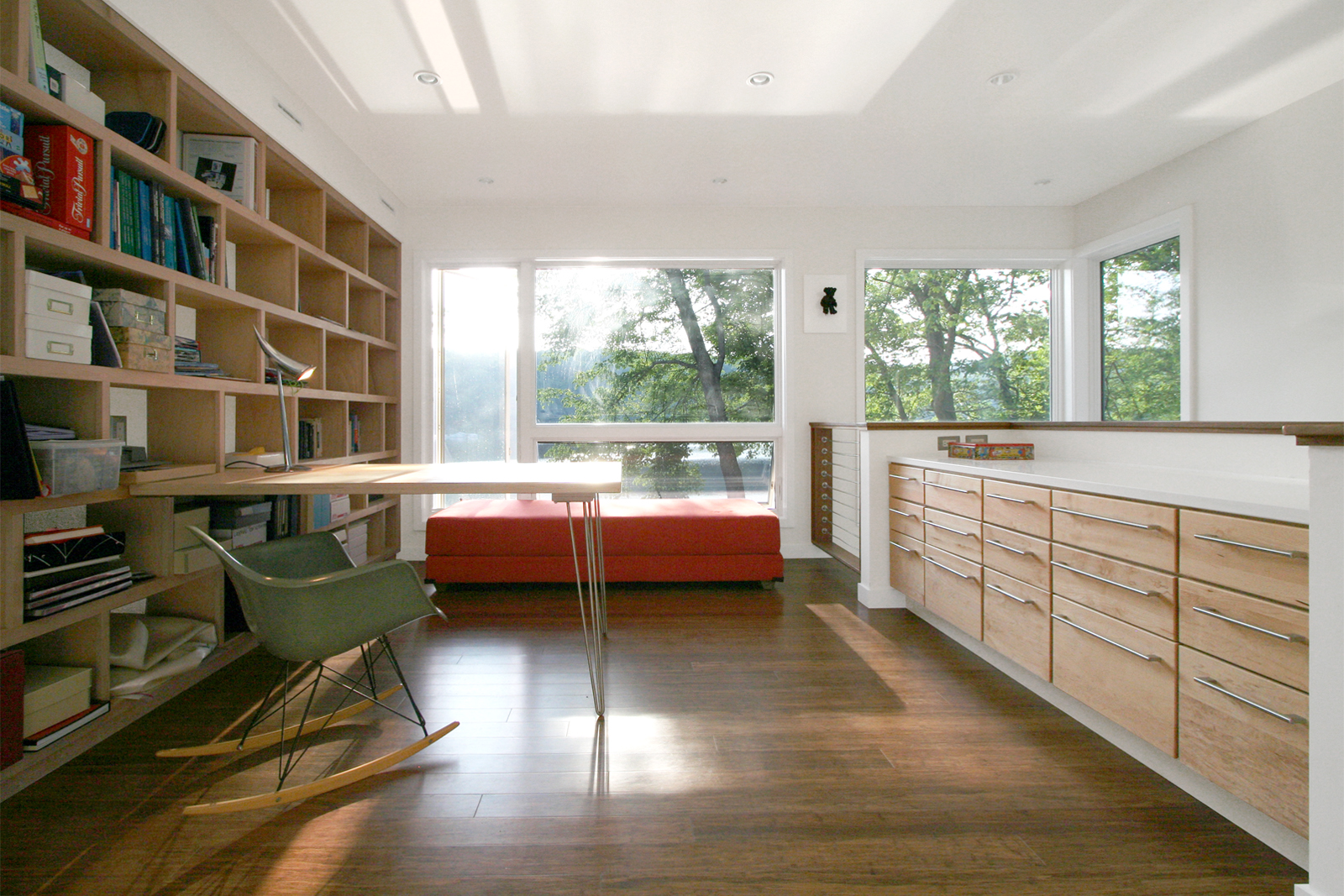 12-res4-resolution-4-architecture-modern-modular-home-prefab-house-lake-iosco-interior-office.jpg