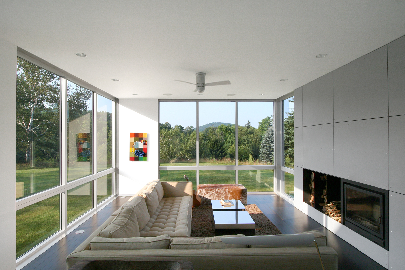 05-res4-resolution-4-architecture-modern-modular-home-prefab-sunset-ridge-house-interior-living-room.jpg