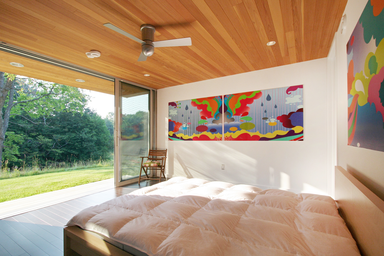 09-res4-resolution-4-architecture-modern-modular-home-prefab-sunset-ridge-house-interior-open-bedroom.jpg