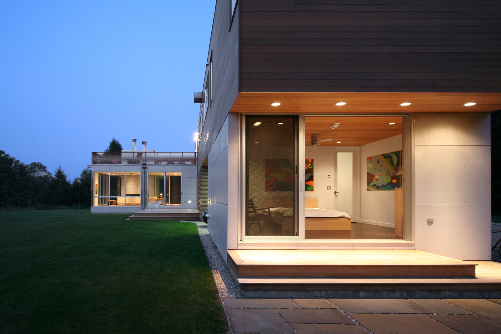 18-res4-resolution-4-architecture-modern-modular-home-prefab-sunset-ridge-house-exterior-dusk.jpg
