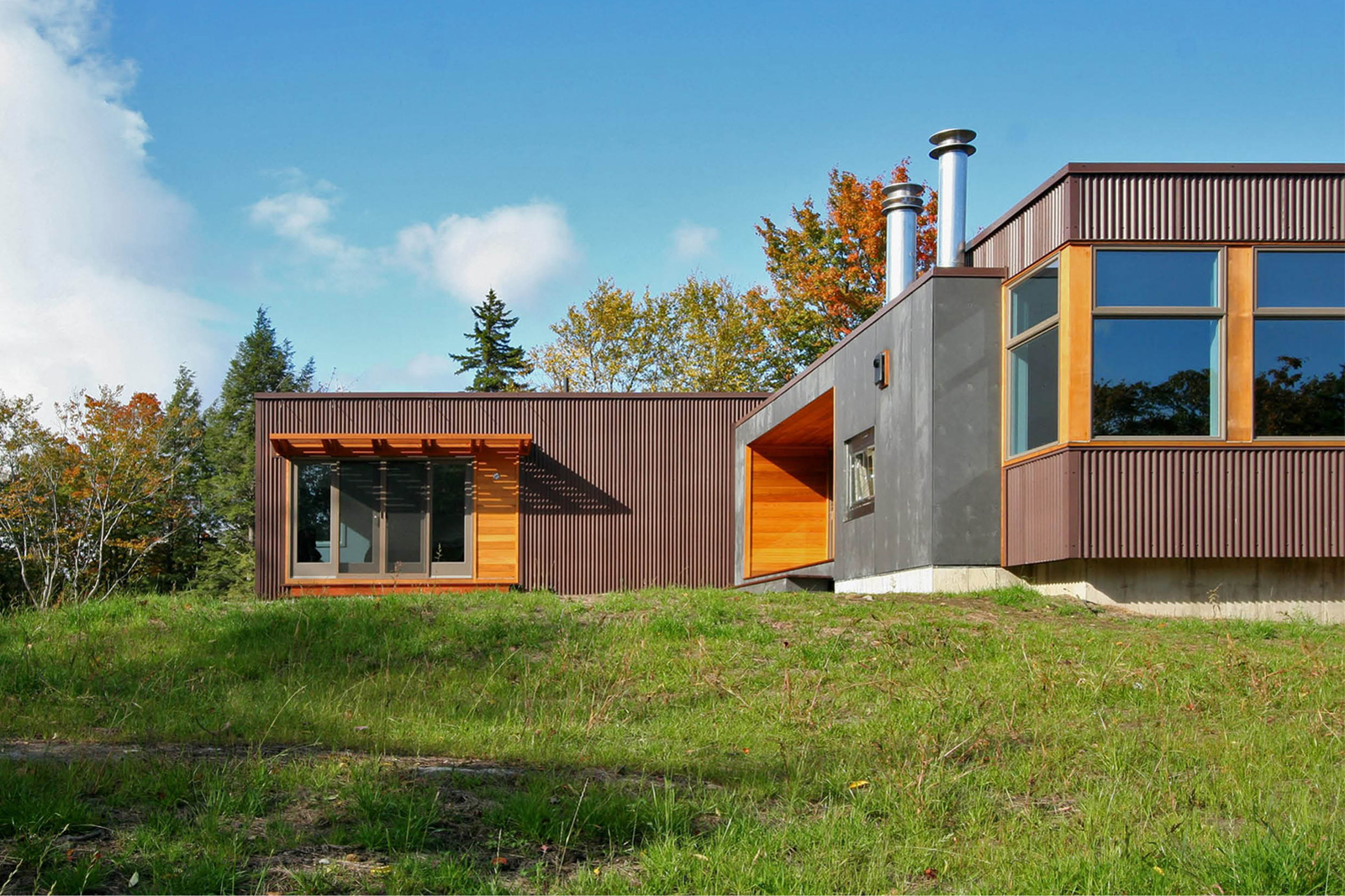 03-res4-resolution-4-architecture-modern-modular-home-prefab-house-vermont-cabin-exterior.jpg