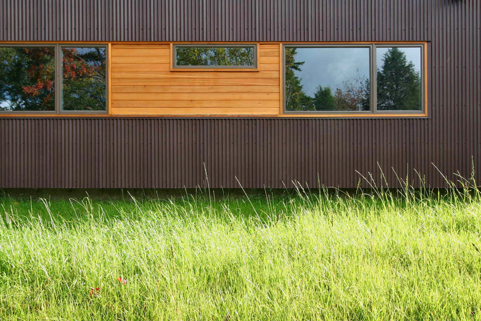 06-res4-resolution-4-architecture-modern-modular-home-prefab-house-vermont-cabin-exterior.jpg