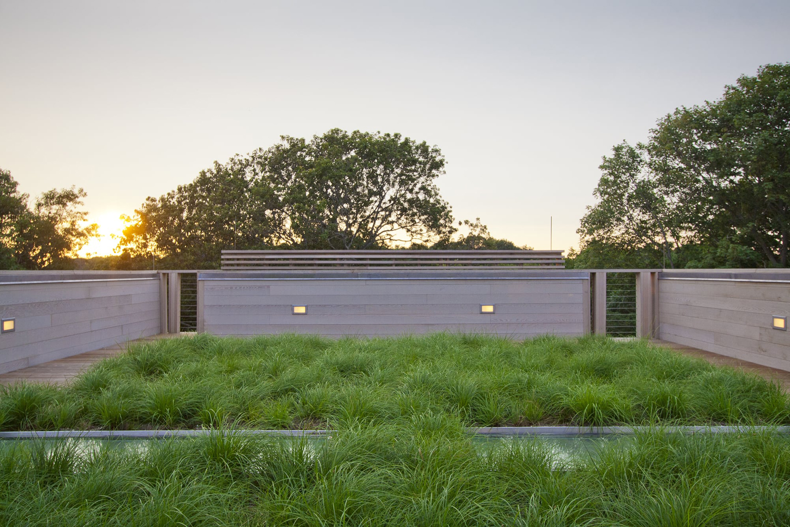 25-res4-resolution-4-architecture-modern-modular-home-prefab-house-fishers-island-exterior-roof-garden.jpg