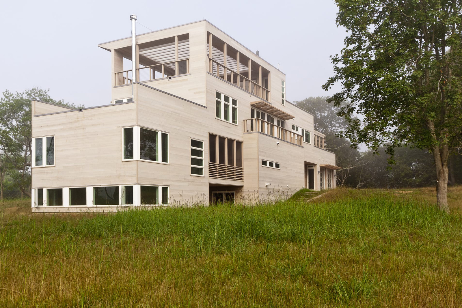 04-res4-resolution-4-architecture-modern-modular-home-prefab-house-fishers-island-exterior.jpg