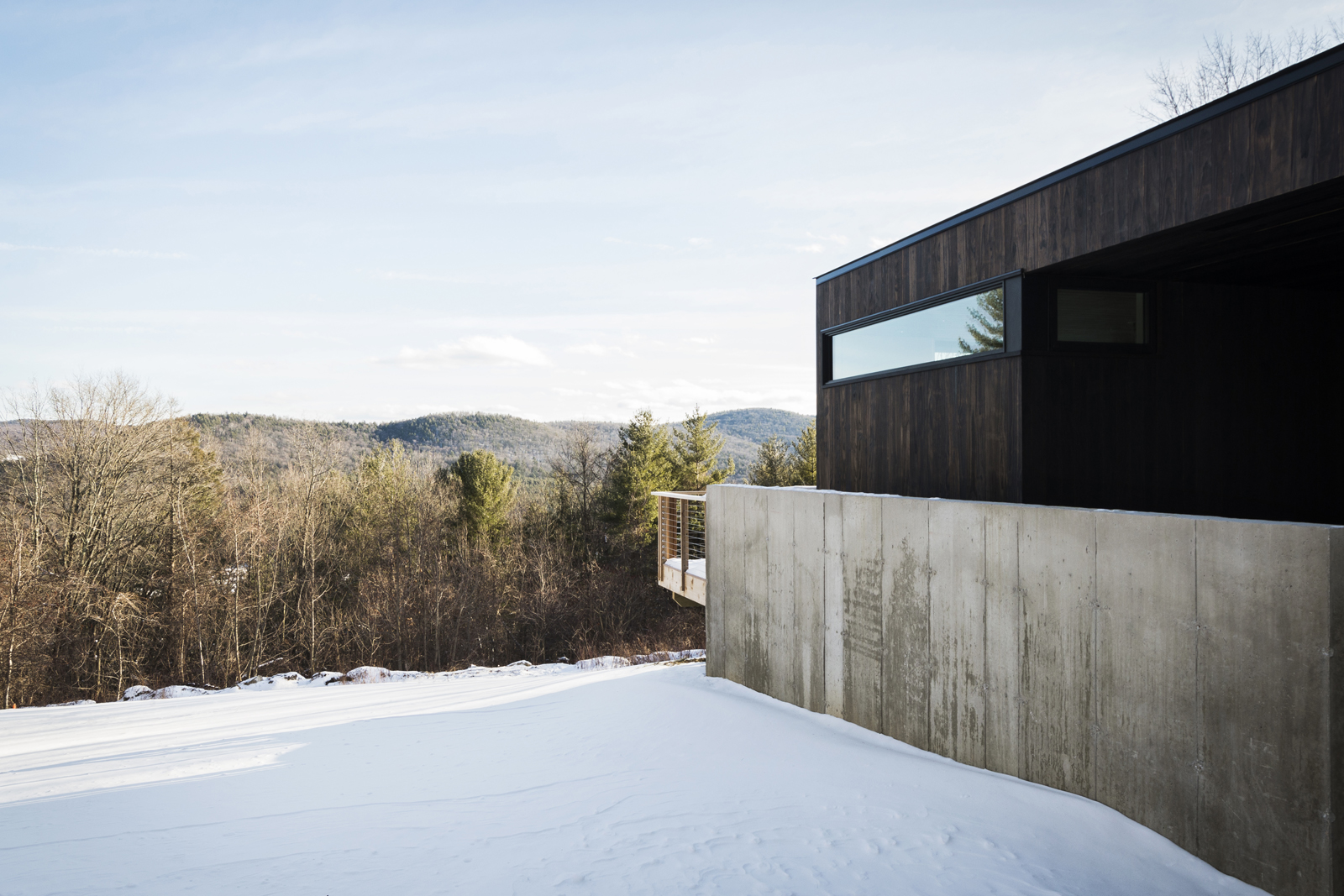 02-res4-resolution-4-architecture-modern-modular-prefab-home-cornwall-cabin-exterior-winter.jpg